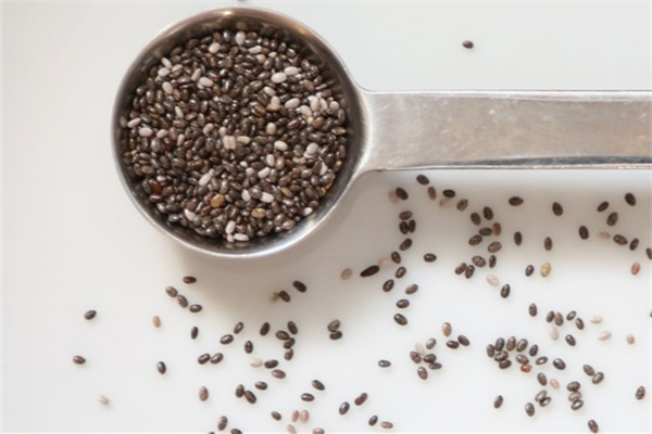 奇亞籽適合糖尿病人吃嗎 奇亞籽的功效和作用 奇亞籽適合糖尿病人吃嗎 奇亞籽的功效和作用
