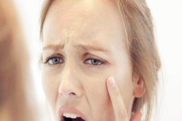 黑眼圈是天生的嗎 黑眼圈會(huì)自己消失嗎 黑眼圈是天生的嗎 黑眼圈會(huì)自己消失嗎