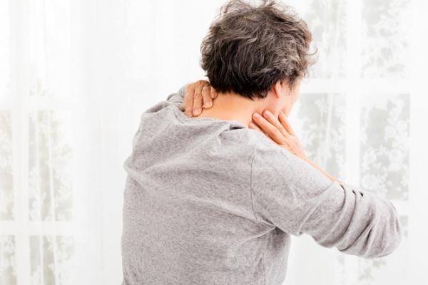 落枕要多久才能恢復(fù) 落枕要冷敷還是熱敷 落枕要多久才能恢復(fù) 落枕要冷敷還是熱敷