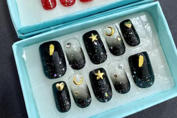 美甲貼片是一次性的嗎 貼片美甲怎么樣 美甲貼片是一次性的嗎 貼片美甲怎么樣