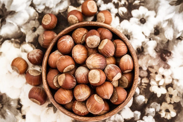 榛子怎樣去殼 榛子吃多了會怎么樣 榛子怎樣去殼 榛子吃多了會怎么樣