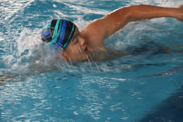 游泳對眼睛有傷害嗎 游泳對皮膚好嗎 游泳對眼睛有傷害嗎 游泳對皮膚好嗎