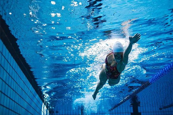 游泳對眼睛有傷害嗎 游泳對皮膚好嗎 游泳對眼睛有傷害嗎 游泳對皮膚好嗎