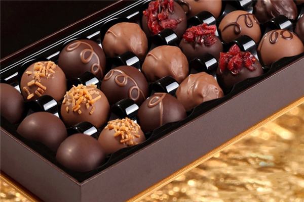 巧克力一天吃多少合適 巧克力吃多了會(huì)怎么樣 巧克力一天吃多少合適 巧克力吃多了會(huì)怎么樣