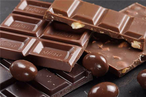巧克力一天吃多少合適 巧克力吃多了會(huì)怎么樣 巧克力一天吃多少合適 巧克力吃多了會(huì)怎么樣