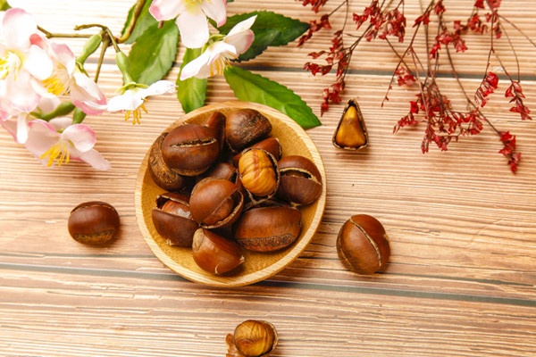 炒板栗需要放油嗎 炒板栗多久能熟 炒板栗需要放油嗎 炒板栗多久能熟