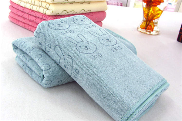 浴巾有黑點(diǎn)還能用嗎 浴巾黑點(diǎn)怎么去除 浴巾有黑點(diǎn)還能用嗎 浴巾黑點(diǎn)怎么去除