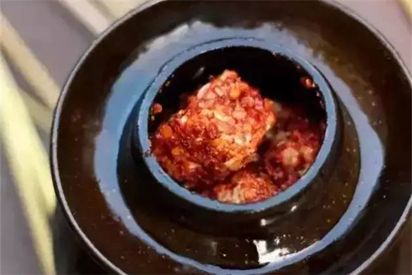 霉豆腐要放白酒嗎 霉豆腐為什么放白酒 霉豆腐要放白酒嗎 霉豆腐為什么放白酒