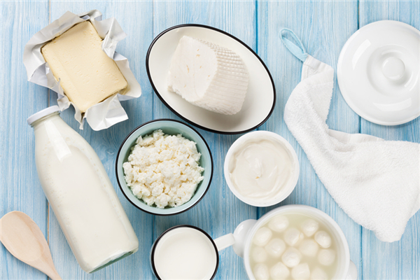 兒童喝牛奶量是多少 兒童牛奶喝多了有什么壞處 兒童喝牛奶量是多少 兒童牛奶喝多了有什么壞處