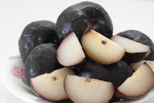 凍梨可以熬梨湯喝嗎 買的凍梨化了還能吃嗎 凍梨可以熬梨湯喝嗎 買的凍梨化了還能吃嗎