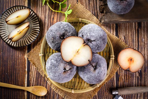 凍梨是用什么梨凍的 凍梨要削皮嗎 凍梨是用什么梨凍的 凍梨要削皮嗎