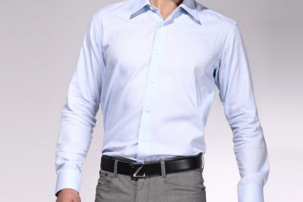 襯衫是買大點好還是小點好 什么褲子適合搭配襯衣 襯衫是買大點好還是小點好 什么褲子適合搭配襯衣