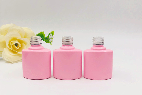 灰指甲能涂指甲油嗎 指甲油會(huì)導(dǎo)致灰指甲嗎 灰指甲能涂指甲油嗎 指甲油會(huì)導(dǎo)致灰指甲嗎