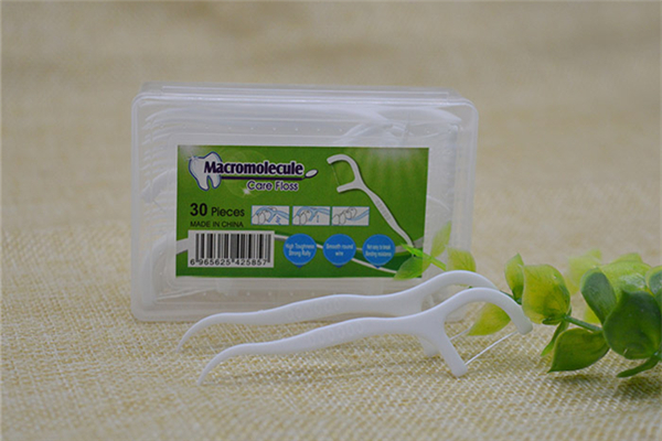 牙線和牙簽?zāi)膫€(gè)好 牙線可以清理大牙嗎 牙線和牙簽?zāi)膫€(gè)好 牙線可以清理大牙嗎