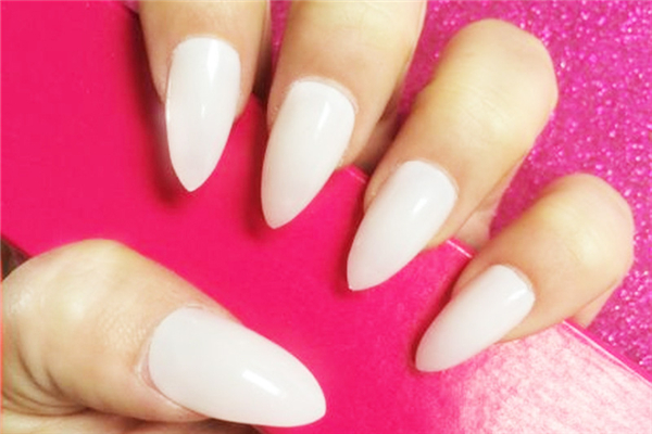 貼甲片對指甲有傷害嗎 貼甲片后指甲變綠了怎么辦 貼甲片對指甲有傷害嗎 貼甲片后指甲變綠了怎么辦