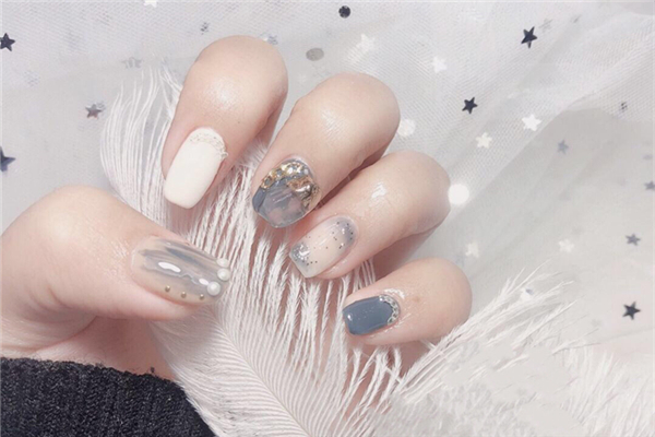 貼甲片全貼好還是半貼好 貼甲片全貼和半貼的區(qū)別 貼甲片全貼好還是半貼好 貼甲片全貼和半貼的區(qū)別