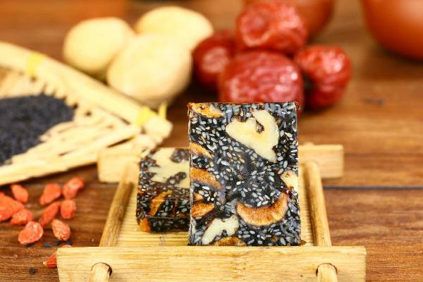 阿膠固元糕對人身體有什么好處 阿膠固元糕對胃有傷害嗎 阿膠固元糕對人身體有什么好處 阿膠固元糕對胃有傷害嗎