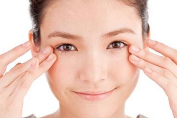 眼部細(xì)紋可以熱敷嗎 眼部細(xì)紋能淡化嗎 眼部細(xì)紋可以熱敷嗎 眼部細(xì)紋能淡化嗎
