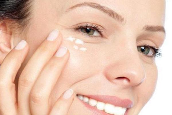 眼部細(xì)紋可以熱敷嗎 眼部細(xì)紋能淡化嗎 眼部細(xì)紋可以熱敷嗎 眼部細(xì)紋能淡化嗎