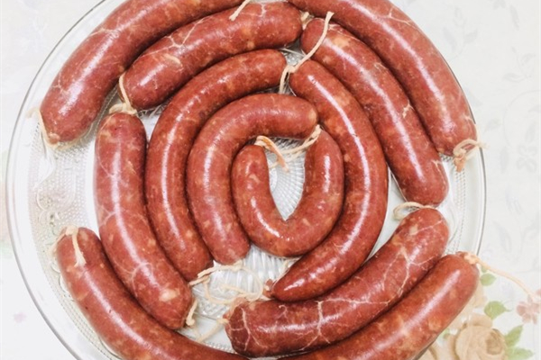灌香腸腸衣怎么套 灌香腸腸衣怎么處理 灌香腸腸衣怎么套 灌香腸腸衣怎么處理