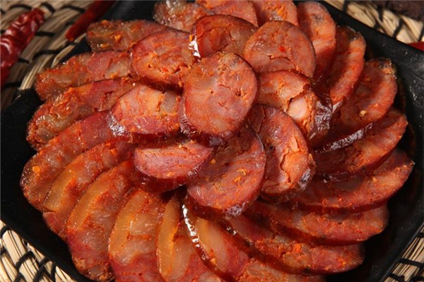 香腸曬到什么程度就可以吃了 香腸為什么要晾曬 香腸曬到什么程度就可以吃了 香腸為什么要晾曬