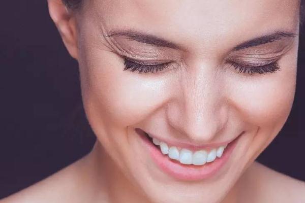 眼部細(xì)紋會(huì)自己消失嗎 女人正常多少歲眼部有細(xì)紋 眼部細(xì)紋會(huì)自己消失嗎 女人正常多少歲眼部有細(xì)紋