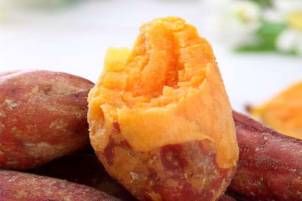 紅薯有什么功效與作用 紅薯什么時(shí)間吃最好 紅薯有什么功效與作用 紅薯什么時(shí)間吃最好