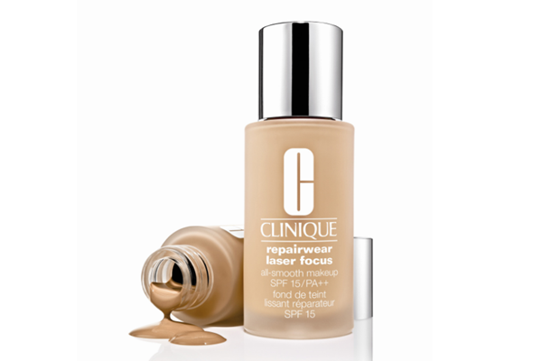 粉底液要用刷子刷嗎 粉底液用刷子怎么涂 粉底液要用刷子刷嗎 粉底液用刷子怎么涂