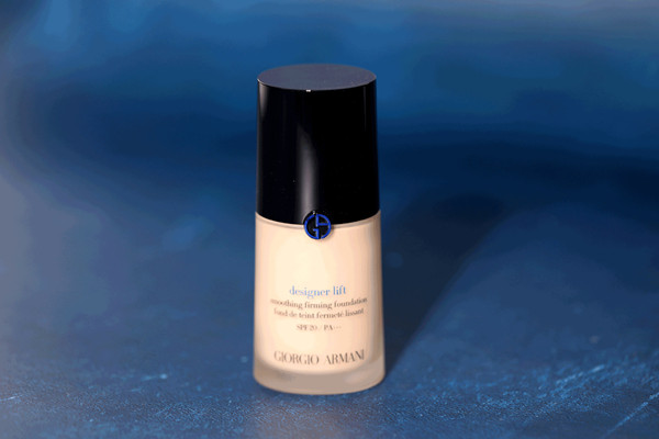 粉底液和氣墊要同時用嗎 粉底液和氣墊的區(qū)別在哪 粉底液和氣墊要同時用嗎 粉底液和氣墊的區(qū)別在哪