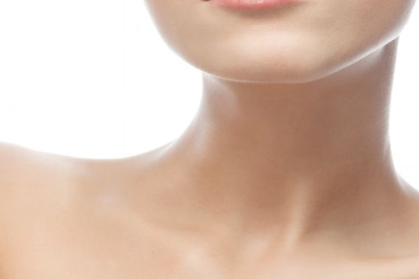 頸紋跟年齡有關(guān)系嗎 頸紋一般多大年齡會出現(xiàn) 頸紋跟年齡有關(guān)系嗎 頸紋一般多大年齡會出現(xiàn)