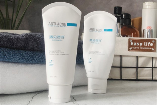 氨基酸洗面奶會不會爛臉 氨基酸洗面奶會導(dǎo)致長痘嗎 氨基酸洗面奶會不會爛臉 氨基酸洗面奶會導(dǎo)致長痘嗎