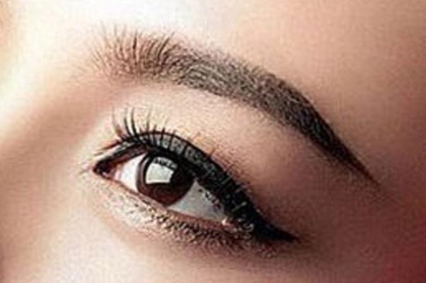 紋眉毛是手工紋好還是機器紋 紋眉毛是用針好還是用刀片好 紋眉毛是手工紋好還是機器紋 紋眉毛是用針好還是用刀片好