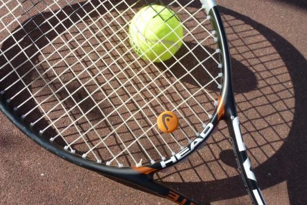 打網(wǎng)球?qū)ι眢w有什么好處 打網(wǎng)球減肥嗎 打網(wǎng)球?qū)ι眢w有什么好處 打網(wǎng)球減肥嗎