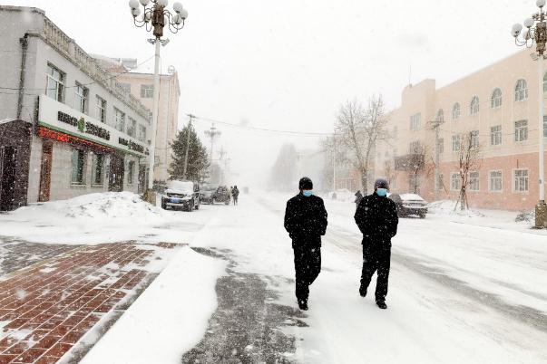 下雪要打傘嗎 下雪要做什么準(zhǔn)備 下雪要打傘嗎 下雪要做什么準(zhǔn)備