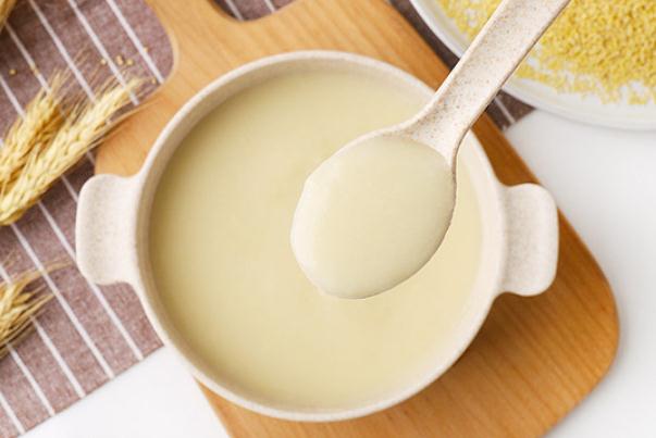 嬰兒米粉要吃多久才能停 嬰兒米粉的正確沖泡方法 嬰兒米粉要吃多久才能停 嬰兒米粉的正確沖泡方法