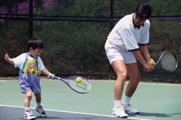 打網(wǎng)球是有氧還是無氧 打網(wǎng)球是劇烈運動嗎 打網(wǎng)球是有氧還是無氧 打網(wǎng)球是劇烈運動嗎