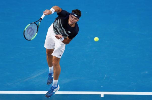 打網(wǎng)球要穿什么鞋 打網(wǎng)球要學(xué)多久 打網(wǎng)球要穿什么鞋 打網(wǎng)球要學(xué)多久