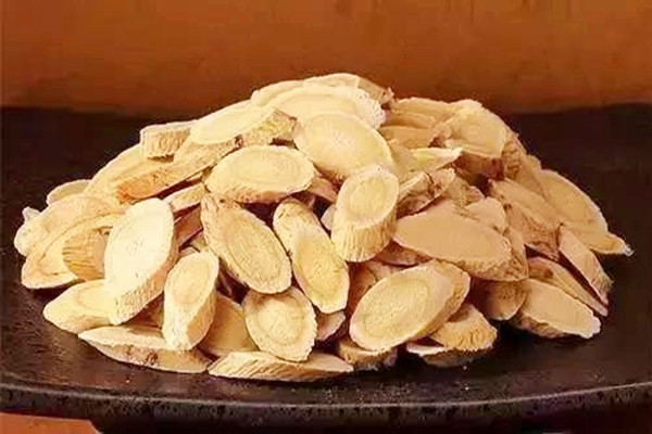 黃芪能否泡水喝 黃芪可以長(zhǎng)期泡水喝嗎 黃芪能否泡水喝 黃芪可以長(zhǎng)期泡水喝嗎