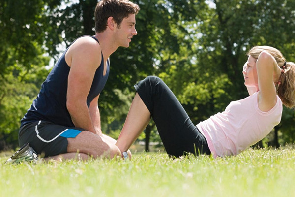 做仰臥起坐什么時(shí)間做最好 做仰臥起坐會(huì)傷到腰嗎 做仰臥起坐什么時(shí)間做最好 做仰臥起坐會(huì)傷到腰嗎