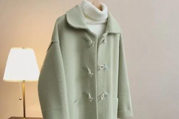 毛呢大衣起球是不是質(zhì)量不好 如何預(yù)防羊絨大衣起球 毛呢大衣起球是不是質(zhì)量不好 如何預(yù)防羊絨大衣起球