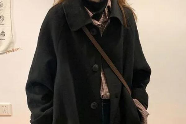 毛呢大衣是什么季節(jié)穿的 毛呢大衣為什么會變形 毛呢大衣是什么季節(jié)穿的 毛呢大衣為什么會變形