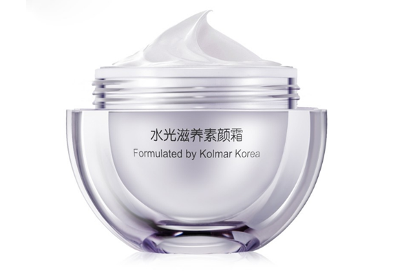 素顏霜能不能防曬 涂了素顏霜還要涂防曬霜嗎 素顏霜能不能防曬 涂了素顏霜還要涂防曬霜嗎