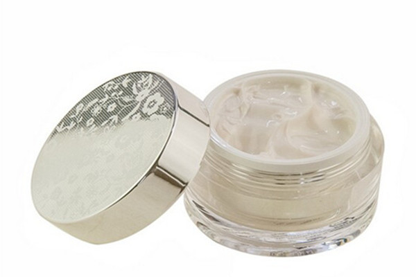 素顏霜維持幾個(gè)小時(shí) 怎樣讓素顏霜持續(xù)更長(zhǎng)時(shí)間