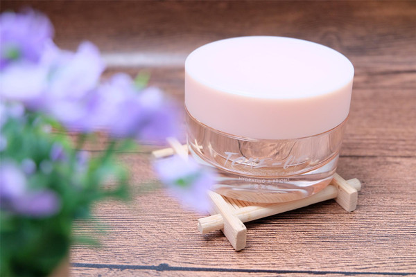 素顏霜天天用好嗎 素顏霜可以晚上用嗎 素顏霜天天用好嗎 素顏霜可以晚上用嗎