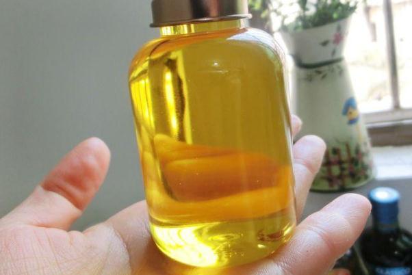 荷荷巴油是什么油 荷荷巴油是精油嗎 荷荷巴油是什么油 荷荷巴油是精油嗎