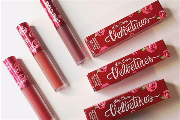 唇釉涂完要壓一下嗎 唇釉涂完怎樣不沾杯 唇釉涂完要壓一下嗎 唇釉涂完怎樣不沾杯