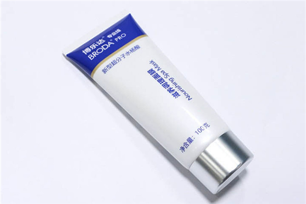 水楊酸面膜可以和清潔面膜一起用嗎 水楊酸面膜和清潔面膜有什么區(qū)別 水楊酸面膜可以和清潔面膜一起用嗎 水楊酸面膜和清潔面膜有什么區(qū)別