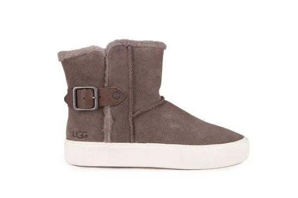 雪地靴買(mǎi)大一碼還是小一碼 雪地靴怎樣清洗干凈