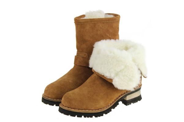 雪地靴對(duì)腳的危害 雪地靴會(huì)滑嗎 雪地靴對(duì)腳的危害 雪地靴會(huì)滑嗎