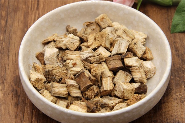 葛根可以煲湯喝嗎 葛根與什么煲湯最好 葛根可以煲湯喝嗎 葛根與什么煲湯最好